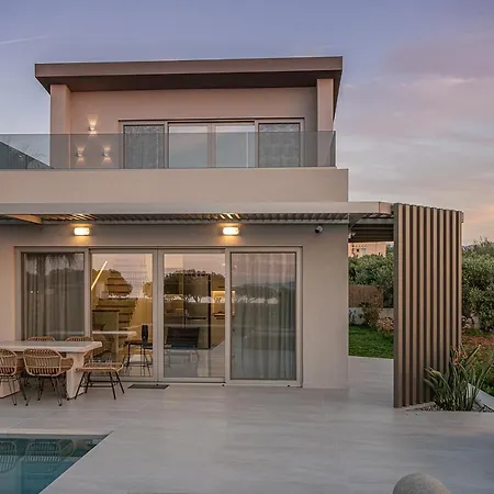 Fivi Luxury Villa, With Heated Pool & Seaviews, By Thinkvilla * Tavronitis