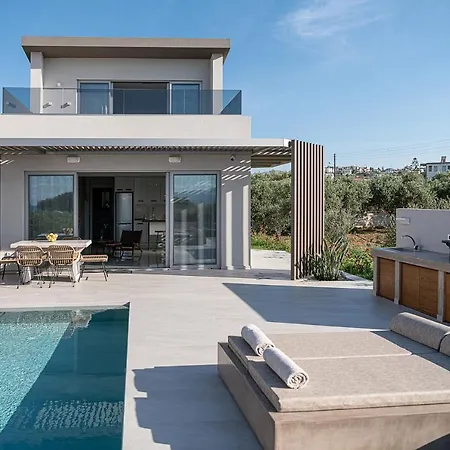 Fivi Luxury Villa, With Heated Pool & Seaviews, By Thinkvilla *