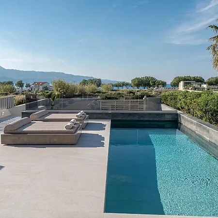 Fivi Luxury Villa, With Heated Pool & Seaviews, By Thinkvilla Villa